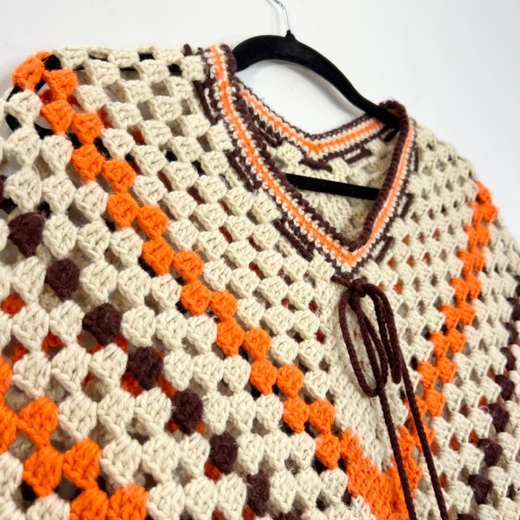 Vintage boho beige orange brown crochet knit fringe open knit poncho sweater - Picture 8 of 12